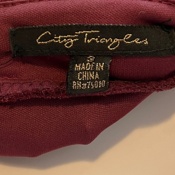 Short Maroon City Triangles Dress Size 3 - Picture 4 of 4
